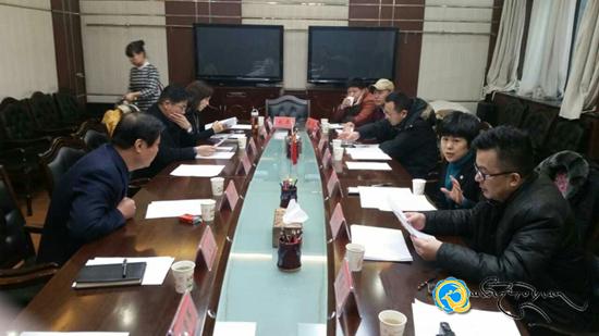 བྱིས་པའི་རྩལ་རྩེད་རོལ་དབྱངས་ཟློས་གར་ཆེན་མོ《གངས་གཟིག》ཞེས་པ་མཚོ་སྔོན་ནས་དངོས་སུ་སྒྲིག་མགོ་བརྩམས་པ།