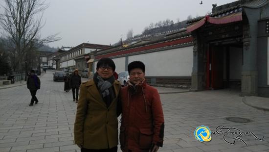 བྱིས་པའི་རྩལ་རྩེད་རོལ་དབྱངས་ཟློས་གར་ཆེན་མོ《གངས་གཟིག》ཞེས་པ་མཚོ་སྔོན་ནས་དངོས་སུ་སྒྲིག་མགོ་བརྩམས་པ།