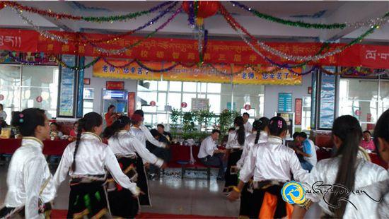 ཁྲི་ཀ་བཅའ་སྡོད་སློབ་གྲྭས2012ལོའི་སྐབས་གསུམ་པའི་དམའ་འབྲིང་མཐར་ཕྱིན་གསོལ་སྟོན་དང་མཛད་སྒོ་བསྡུས།