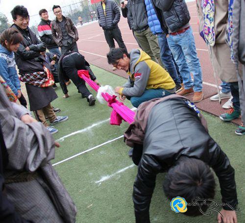 ལྷོ་ནུབ་མི་རིགས་སློབ་གྲྭ་ཆེན་མོར་བོད་ཀྱི་སྲོལ་རྒྱུན་ལུས་རྩལ་འགྲན་ཚོགས་སྤེལ།