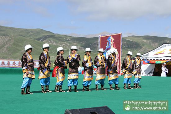 མཚོ་སྔོན་བོད་སྐད་རྒྱང་སྒྲོག་བརྙན་འཕྲིན་གྱི2015ལོའི་ན་ཆུང་བྱིས་པའི་ལོ་སར་སྤྲོ་ཚོགས་བསྡུས།