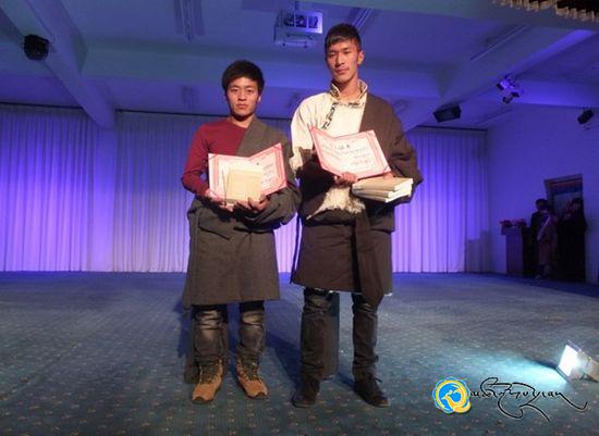 རྨ་ཆུ་རྫོང་བོད་རིགས་སློབ་འབྲིང་གི་གཏམ་བཤད་འགྲན་བསྡུར།