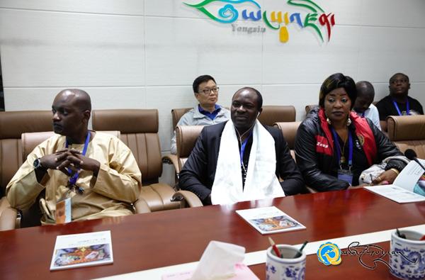 ཁཱ་མེར་རོང་གསར་འགྱུར་སྨྱན་བྱད་མི་སྣ་སྐོར་ཞིག་ཡོངས་འཛིན་འཚོལ་བཤེར་ལ་རྟོག་ཞིབ་ཏུ་ཕེབས།