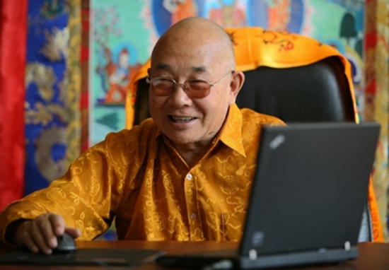 ནུབ་བྱང་མི་རིགས་སློབ་ཆེན་གྱི་འབུམ་རམས་པའི་ཁྲིད་སྟོན་དགེ་རྒན་དོར་ཞི
