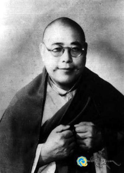 ལོ་ཙྭ་བ་ཆེན་མོ་བློ་བཟང་ཆོས་འཕགས་ཀྱིས་བོད་སྐད་དུ་བསྒྱུར་པའི《བྱེ་བྲག་བཤད་མཛོད་ཆེན་མོ》པར་དུ་བསྐྲུན་པ།