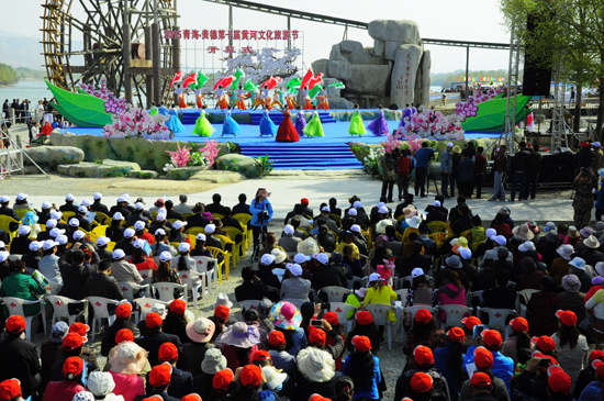 མཚོ་སྔོན་ཉིན་རེའི་ཚགས་པར།