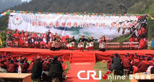 ཚངས་དབྱངས་རྒྱ་མཚོའི་མགུར་གླུའི་རིག་གནས་གནས་སྐོར་དུས་ཆེན་མི་འགྱངས་པར་བསྡུ་རྒྱུ་རེད།