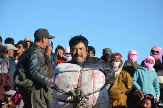 མཚོ་སྔོན་པོའི་རྟ་རྒྱུག་དུས་ཆེན་སྐབས་བཞི་བ་སྤེལ་བ།