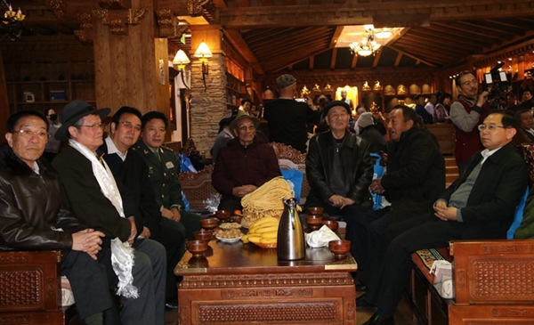མཚོ་སྔོན་བོད་རིགས་ཞིབ་འཇུག་ཚོགས་པས་བོད་རབ་རྒྱན་ས་མོ་ཕག་ལོའི་ལོ་སར་བསུ་བའི་སྤྲོ་ཚོགས་བསྡུས།