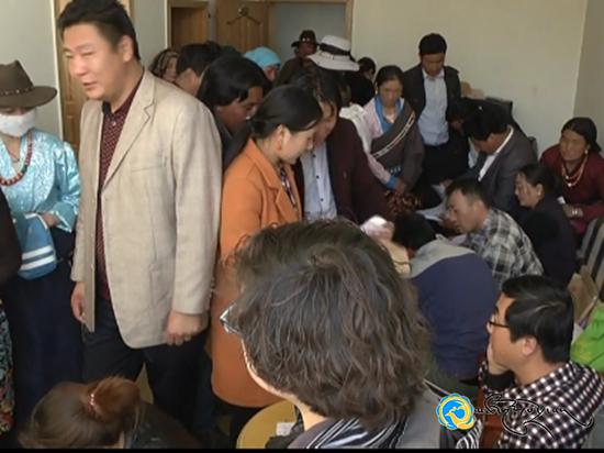 འབའ་རྫོང་གིས་བུད་མེད་འགན་ལེན་འབོར་ཆུང་བསྐྱི་དངུལ་བྱ་བ་འཁོར་སྤྱོད་བཟང་པོ་བྱས་པ།