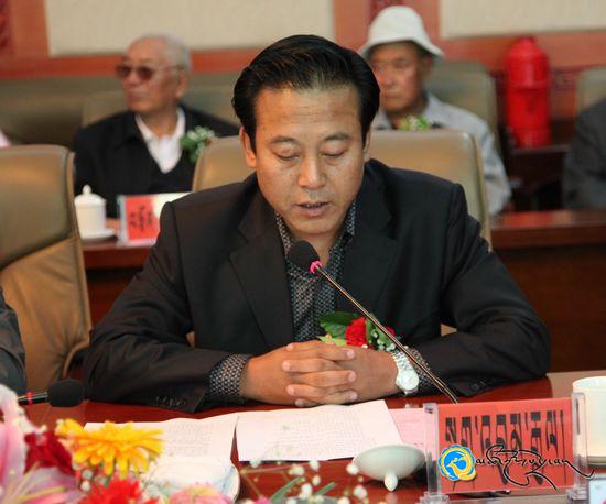 《མཚོ་ལྷོ་ཁུལ་ས་མིང་རིག་གནས་བརྡ་འགྲེལ》གྱི་འགྲེམ་སྤེལ་མཛད་སྒོ་གཟབ་རྒྱས་ངང་བསྡུས་པ།