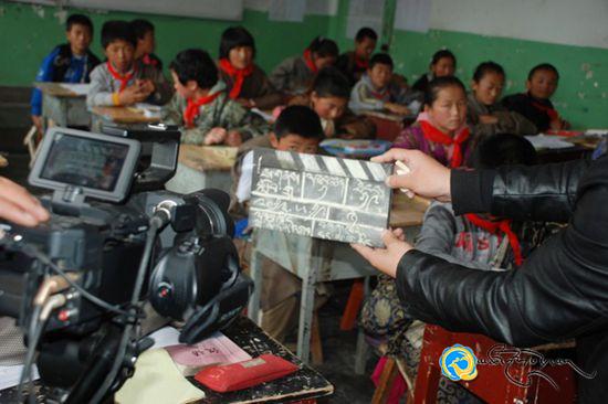 《དྲོད་ཁོལ》ཞེས་པའི་གློག་བརྙན་ཕབ་བསྐྲུན་བདེ་བླག་ངང་མཇུག་སྒྲིལ་བ།