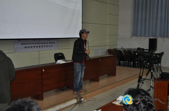 《གློག་བརྙན་ལོ་རྒྱུས་ལས་འཕྲོས་པའི་གཏམ 》ཞེས་པའི་འཆད་ཁྲིད་གནང་བ།
