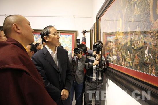 ཇོ་ནང་ཐང་གའི་སྒྱུ་རྩལ་འགྲེམ་སྟོན་མཛད་སྒོ་པེ་ཅིང་དུ་བསྡུས་པ།