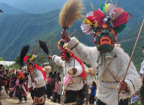 གླུ་ལེན་གར་རྩེད་ལ་བྱང་བའི་བོད་མི་བོད་རིགས།