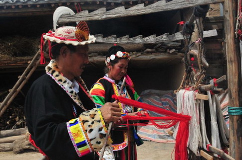 གླུ་ལེན་གར་རྩེད་ལ་བྱང་བའི་བོད་མི་བོད་རིགས།