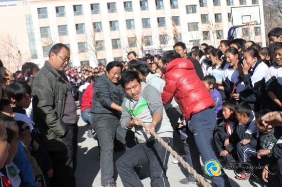 ཁྲི་ཀ་རྫོང་མི་རིགས་བཅའ་སྡོད་སློབ་གྲྭས་ཐག་འཐེན་འགྲན་བསྡུར་གྱི་བྱ་འགུལ་སྤེལ།