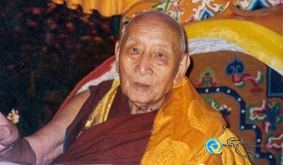 ལ་མོ་ཡོངས་འཛིན་བློ་བཟང་མཁས་གྲུབ་རྒྱ་མཚོ་མཆོག་གི་ལོ་རྒྱུས་ཉུང་བསྡུས།