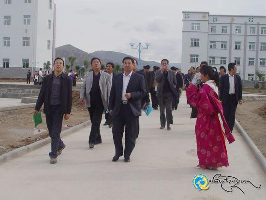 མཚོ་ལྷོ་ཁུལ་ལྟ་སྦྱོང་ཞིབ་དཔྱད་ཚོ་ཆུང་གིས་ཁུལ་མི་རིགས་མཐོ་འབྲིང་གཉིས་པར་ལྟ་སྦྱོང་ཁྲིད་སྟོན་གནང་བ།