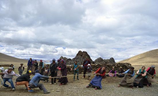 འཛམ་གླིང་ཡང་རྩེ་རུ་ཐག་འཐེན་འགྲན་བསྡུར་སྤེལ་བ།