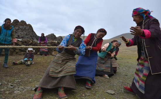 འཛམ་གླིང་ཡང་རྩེ་རུ་ཐག་འཐེན་འགྲན་བསྡུར་སྤེལ་བ།