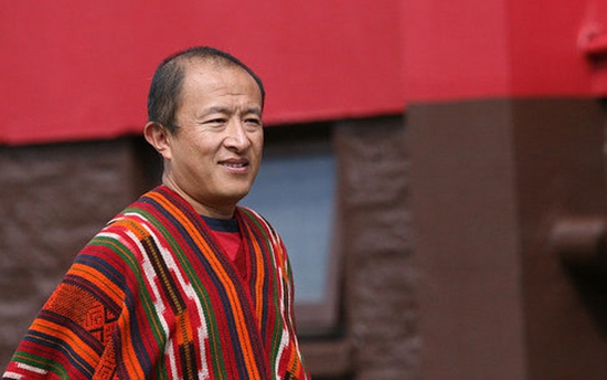 རྫོང་སར་འཇམ་དབྱངས་མཁྱེན་བརྩེ།