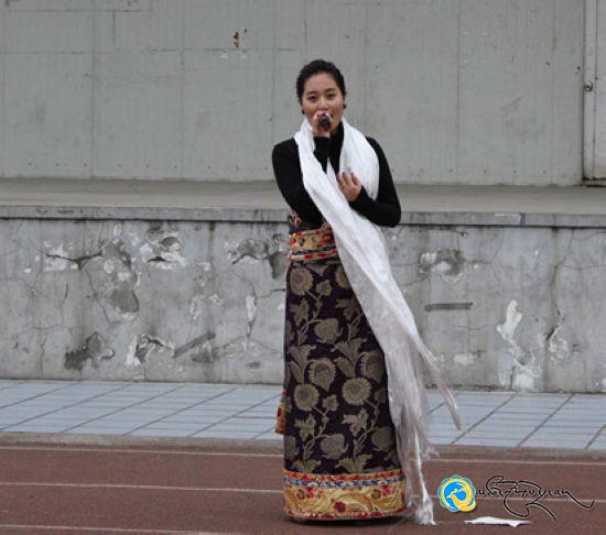 ལྷོ་ནུབ་མི་རིགས་སློབ་གྲྭ་ཆེན་མོར་བོད་ཀྱི་སྲོལ་རྒྱུན་ལུས་རྩལ་འགྲན་ཚོགས་སྤེལ།