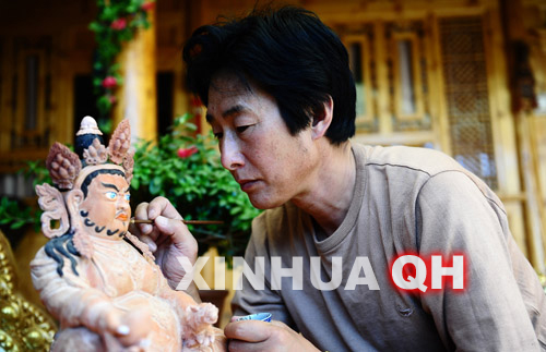 རེབ་གོང་སྒྱུ་རྩལ་ཐོན་ལས་ལ་བརྟེན་ནས་ཕྱུག་འགྱུར་གྱི་ལམ་དུ་འདོང་བ།