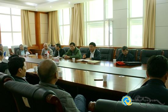 《མཚོ་ལྷོའི་རྩོམ་རིག》མིང་བསྒྱུར་པར་གཞི་ལེགས་བཅོས་ཀྱི་བགྲོ་ཚོགས་བསྡུས།