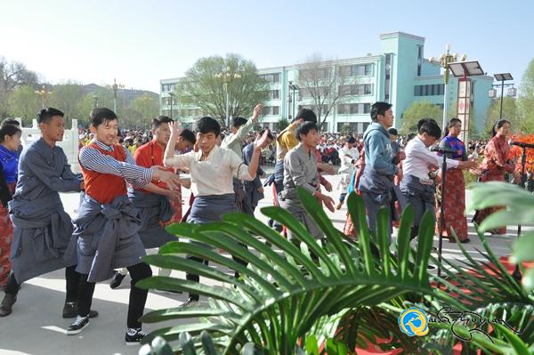 མཚོ་ལྷོ་ཁུལ་མི་རིགས་མཐོ་འབྲིང་དང་པོའི་རིགས་ལམ་འགྲན་བསྡུར་སྤེལ་བ།