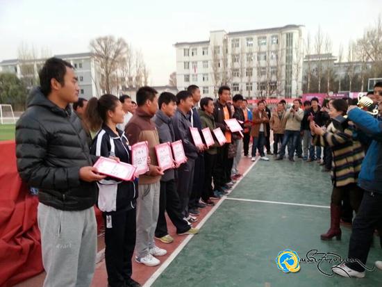རྨ་ཆུའི་ལི་སིལ་གྲོང་ཚོའི་བུམ་བཟང་རྟགས་མའི་ལྒང་ལི་འགྲན་སྡུར་སྐབས་དང་པོ་ཁྲི་ཀ་རྫོང་དུ་བསྡུས།