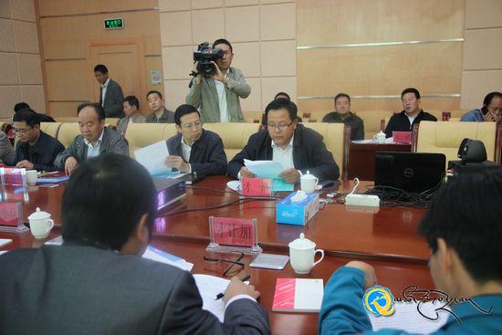 མཚོ་ལྷོ་ཁུལ་གྱིས་བོད་ཡིག་འཚོལ་བཤེར་མ་ལག་ལག་རྩལ་དཔྱད་ཞིབ་ཚོགས་འདུ་བསྡུས་པ།