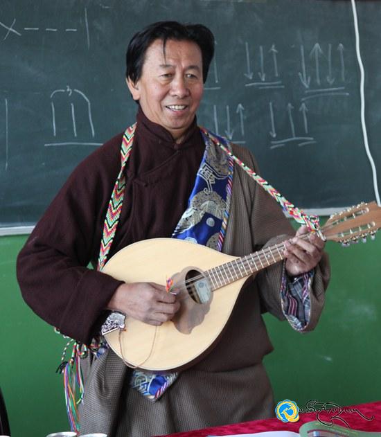 རྡུང་ལེན་མཁན་པོ་དཔལ་མགོན་ལགས་ལ་བཅར་འདྲི་བྱས་པ།