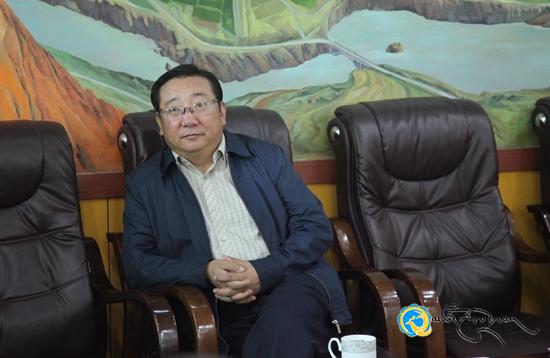 ཀྲང་ཝུན་ཁོས་ཀྱིས་མཚོ་ལྷོ་ཁུལ་བོད་ཡིག་ཆ་འཕྲིན་ལག་རྩལ་ཞིབ་འཇུག་ལྟེ་གནས་སུ་རྟོག་ཞིབ་ཁྲིད་སྟོན་གནང་བ།