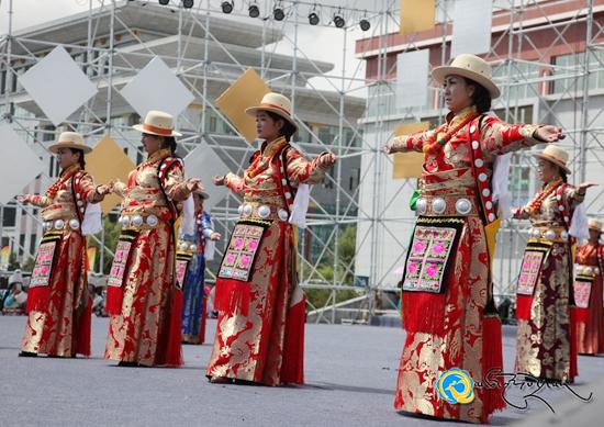 གསེར་ཆེན་རྫོང་གི་རྒྱན་གོས་ཆེད་ཚོགས་ལས་མཚོ་ལྷོ་ཁུལ་གྱི་རྒྱན་གོས་རིག་གནས་དུས་ཆེན་མཇུག་སྒྲིལ་བ།