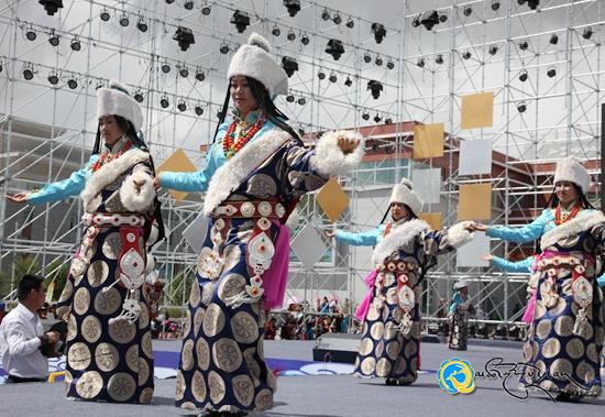 གསེར་ཆེན་རྫོང་གི་རྒྱན་གོས་ཆེད་ཚོགས་ལས་མཚོ་ལྷོ་ཁུལ་གྱི་རྒྱན་གོས་རིག་གནས་དུས་ཆེན་མཇུག་སྒྲིལ་བ།