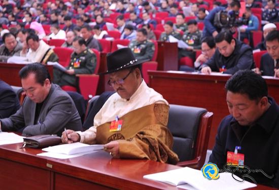མཚོ་ལྷོ་ཁུལ་སྐབས་བཅུ་གསུམ་པའི་མི་དམངས་འཐུས་མི་ཚོགས་ཆེན་གྲོས་ཚོགས་ཐེངས་བརྒྱད་པ་བསྡུས་པ།