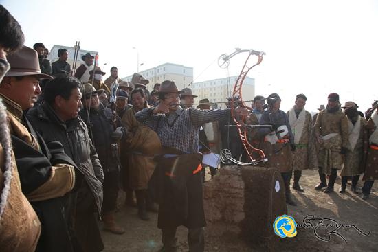 མཚོ་ལྷོ་ཁུལ་དུ་བོད་ཀྱི་སྲོལ་རྒྱུན་མདའ་འཕེན་འགྲན་སྡུར་བསྡུས་པ།