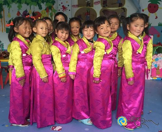 མང་རྫོང་རྒྱན་ཡག་མི་རིགས་རིག་གནས་ཚན་རྩལ་ཚད་ཡོད་ཀུང་ཟི་ངོ་སྤྲོད་མདོར་བསྡུས།