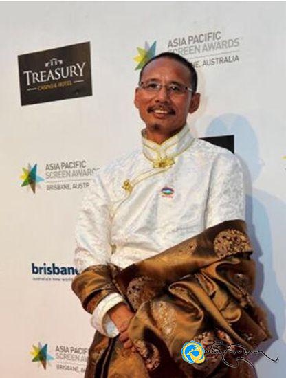  ཞི་བདེ་ཉི་མར་ཡ་གླིང་གི་ཆེས་གདེངས་འཇོག་ཐོབ་པའི་འཁྲབ་སྟོན་པའི་གཟེངས་རྟགས་ཐོབ་པ།