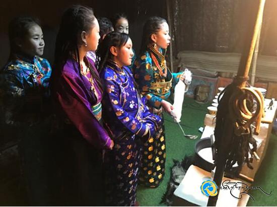 ཐེམ་ཆེན་རྫོང་མི་རིགས་སློབ་འབྲིང་གཉིས་པས་བོང་སྟག་ཡུལ་གྱི་གཉེན་སྟོན་ཞེས་པ་འཁྲབ་སྟོན་ལེགས་འགྲུབ་བྱས་པ།