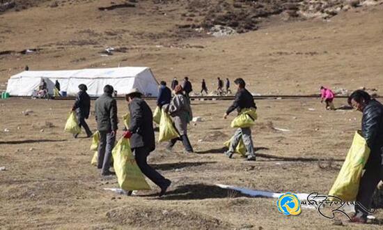 དཔལ་ཁ་གྲོང་རྡལ་གྱི་ཏང་ཡོན་རྣམས་ཀྱིས་སྤྲེལ་རྫོང་དགོན་པའི་ཁོར་ཡུག་གཙང་སྦྲའི་བྱ་འགུལ་སྤེལ་བ།