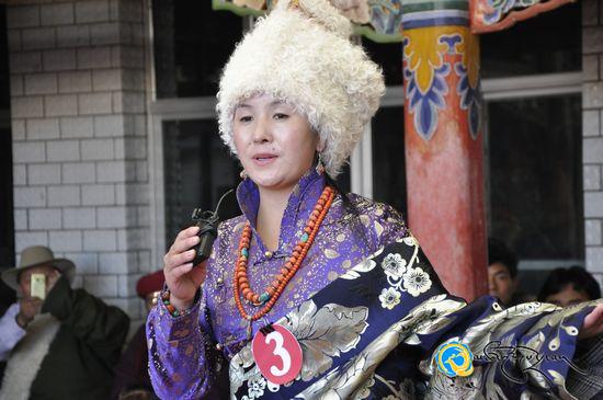 མཚོ་ལྷོ་ཁུལ་བོད་ཀྱི་དམངས་གླུ་འགྲན་སྡུར་སྐབས་དང་པོ་དེ་ཁྲི་ཀ་ནས་བསྡུས།