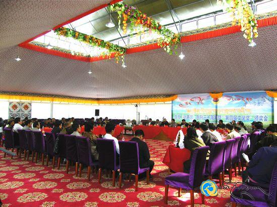 ཟླ་ཟེར་གསར་བསྐྲུན་བྱས་ནས་ལོ་འཁོར་སུམ་ཅུ་ལོན་པ་དང་རྩོམ་རིག་བྱ་དགའ་སྐབས་བཞི་བ་གནང་བ།