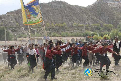 གཅན་ཚའི་མདའ་རྩེད་སྐོར་ངོ་སྤྲོད་མདོར་བསྡུས།