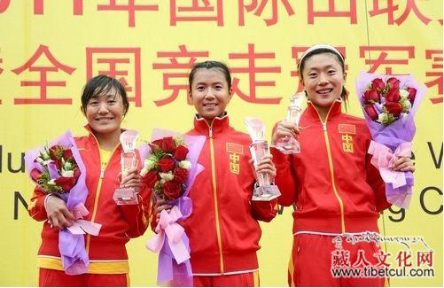 ཆོས་དབྱངས་སྐྱིད་ལུན་ཏུན་ཨོ་རྩལ་འགྲན་ཚོགས་ཀྲུང་གོའི་མཆོང་རྒྱུག་གི་མིང་ཐོ་ཆེན་མོར་བདམས།