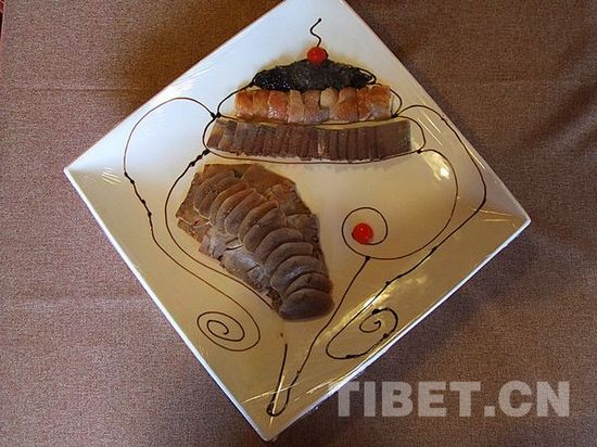 བཟོ་རྩལ་ཁྱད་དུ་འཕགས་པའི་བོད་ཟས་ཕུན་སུམ་ཚོགས་པོ།