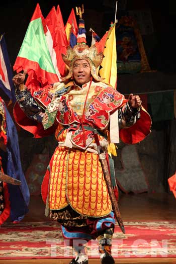 བོད་ལྗོངས་ཀྱི《གེ་སར་སྒྲུང》གི་བབ་སྒྲུང་འཁྲབ་སྟོན་འགོ་བརྩམས་པ།