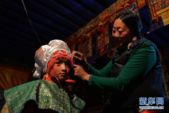 ཀན་ལྷོའི་ཀླུ་ཆུ་རུ་རྣམ་ཐར་འཁྲབ་སྟོན་གྱི་སྲོལ་རྒྱུན་བྱ་འགུལ་སྤེལ་བ།