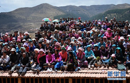 ཀན་ལྷོའི་ཀླུ་ཆུ་རུ་རྣམ་ཐར་འཁྲབ་སྟོན་གྱི་སྲོལ་རྒྱུན་བྱ་འགུལ་སྤེལ་བ།